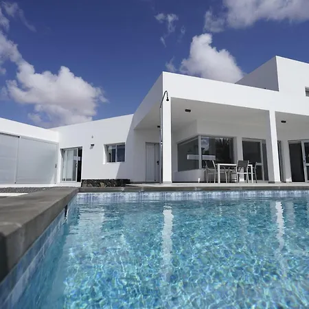 Willa Casa Achaman - Contemporary Style With Outstanding Views