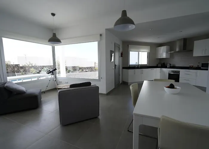 Casa Achaman - Contemporary Style With Outstanding Views *