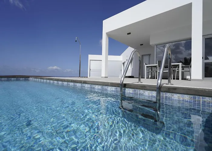 Casa Achaman - Contemporary Style With Outstanding Views